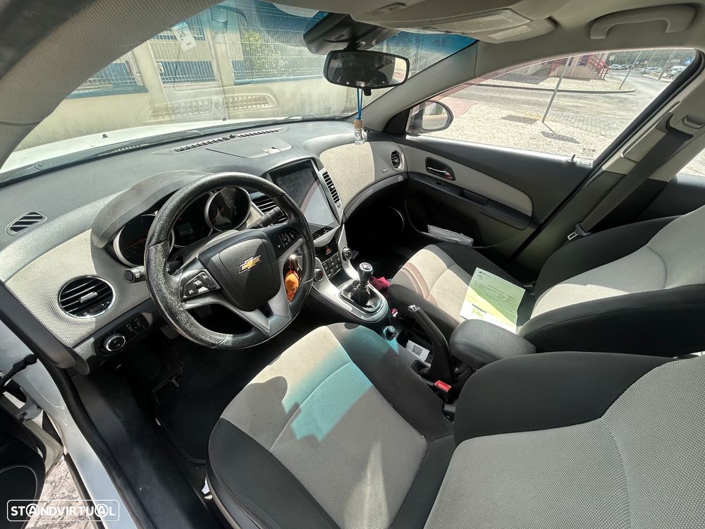 Chevrolet Cruze 1.6 LS - 6