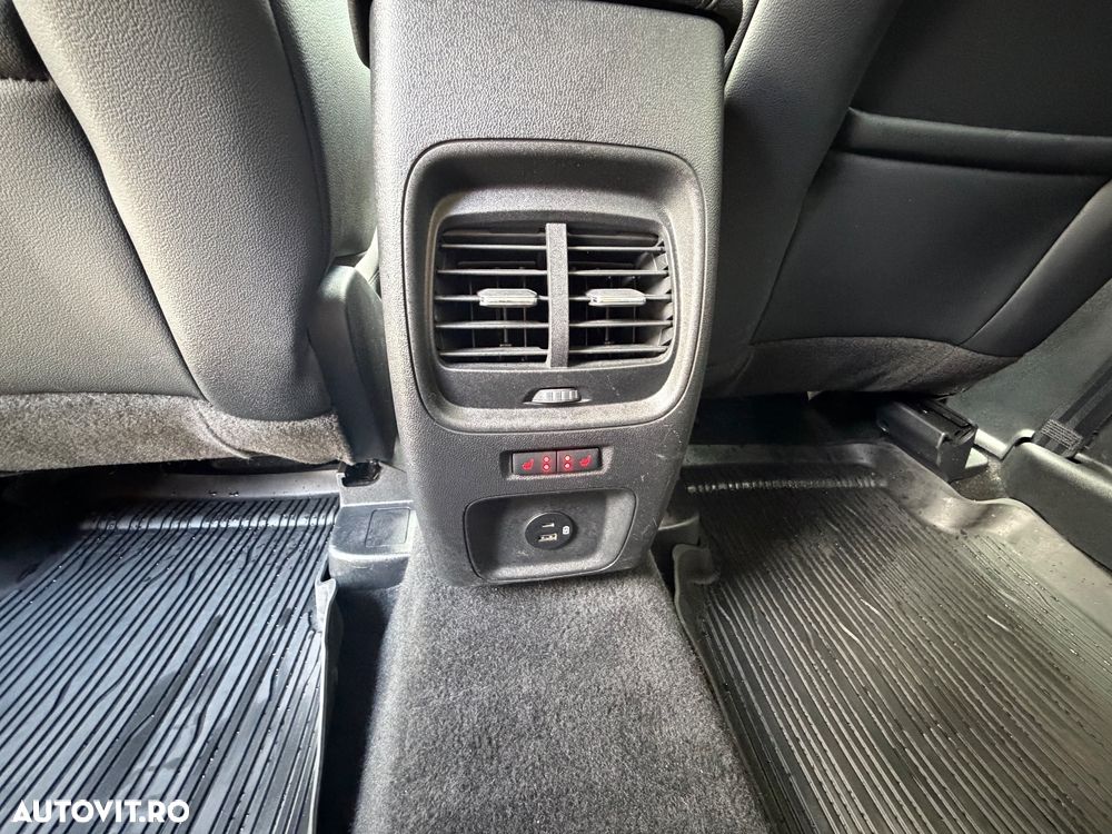 Ford Kuga 2.0 EcoBlue A8 AWD Titanium X - 12
