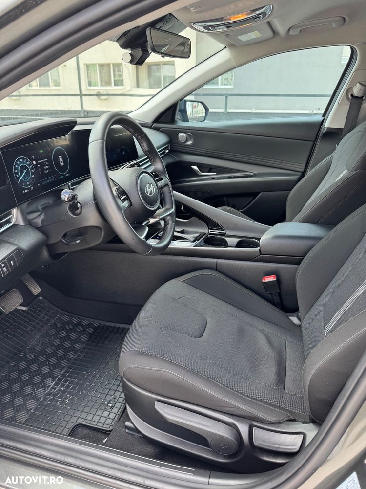 Hyundai Elantra 1.6 l 123 CP CVT Highway - 8