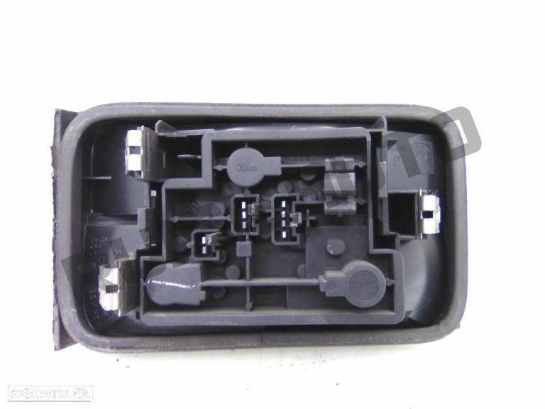 Farolim Trás Mala Direito  Citroen Xantia [1992_2002] 2.1 Turbo - 2