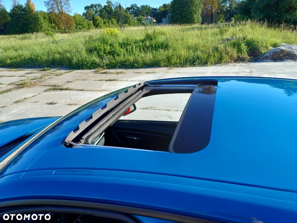 BMW Seria 3 335i M Sport - 13