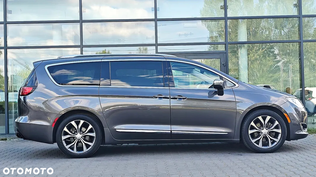 Chrysler Pacifica - 9