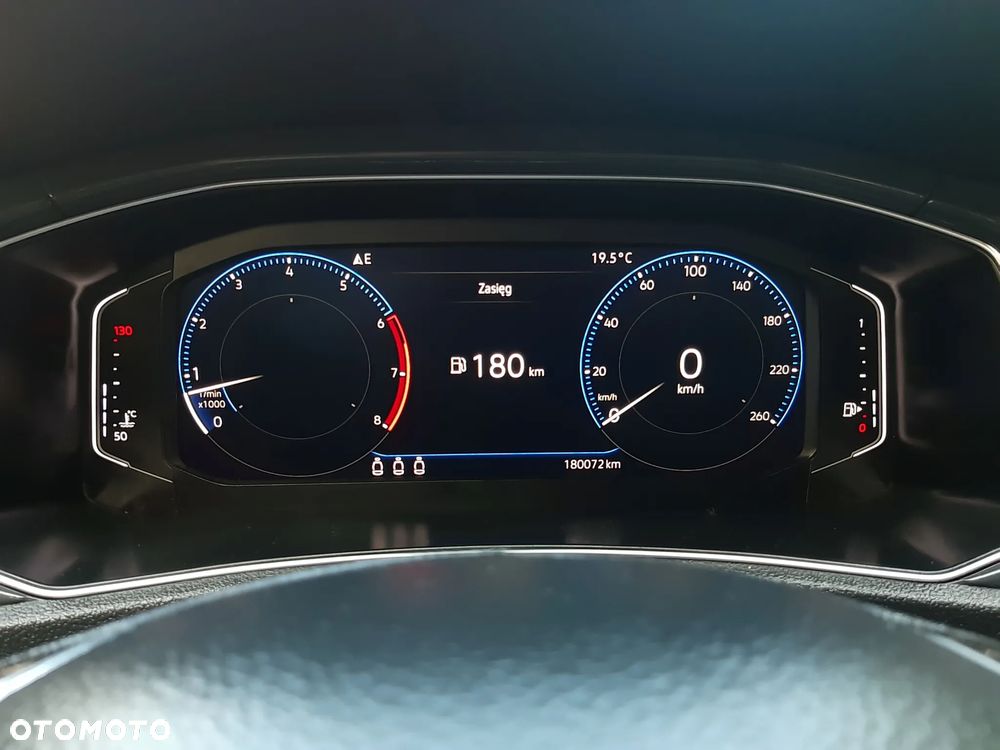 Volkswagen T-Roc - 18