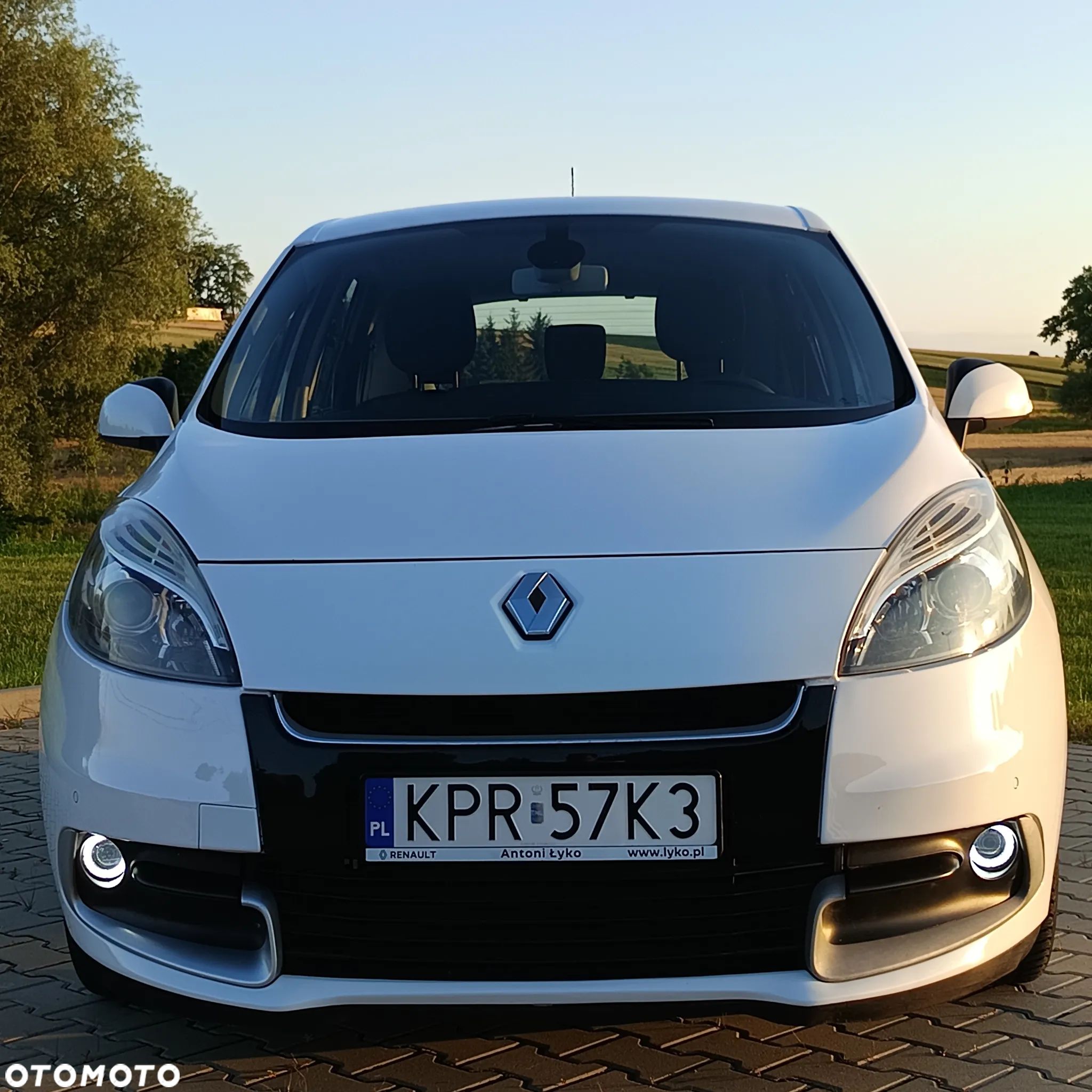 Renault Scenic 1.5dCi TomTom Edition - 1