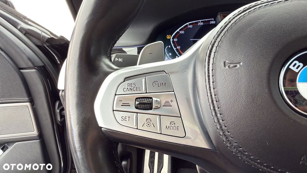 BMW Seria 7 740d xDrive mHEV sport - 24