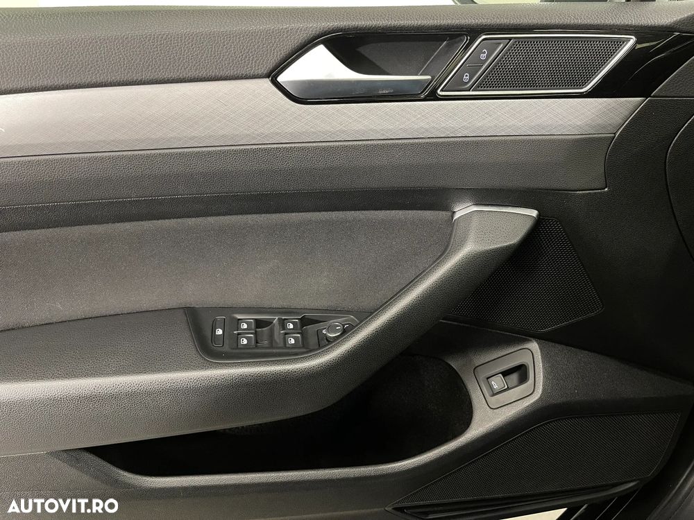 Volkswagen Passat 2.0 TDI SCR DSG Business - 24