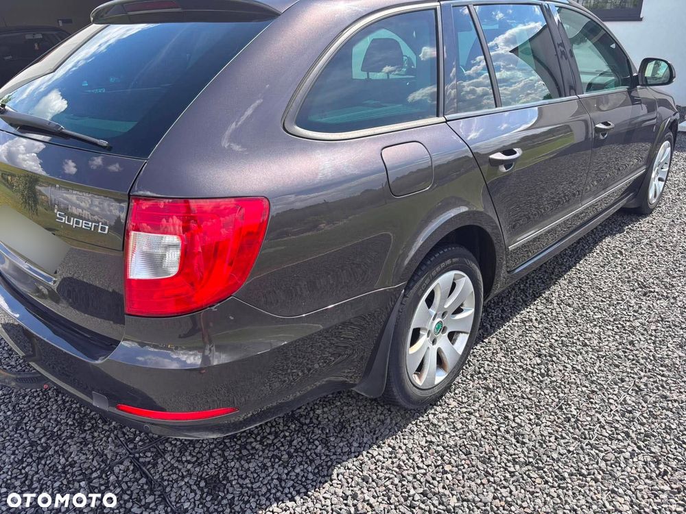 Skoda Superb 2.0 TDI DSG Ambition - 6