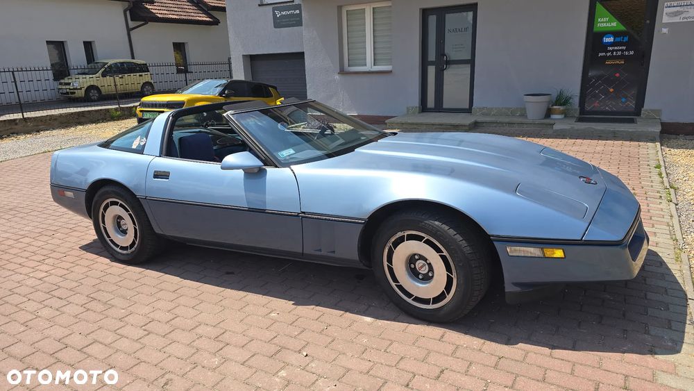 Chevrolet Corvette - 6