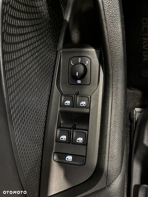Skoda Octavia 2.0 TDI Ambition DSG - 25