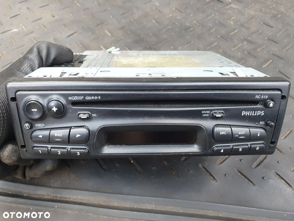 RADIOODTWARZACZ RADIO SAMOCHODOWE CD PHILIPS RC619 - 1