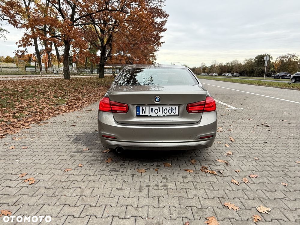 BMW 318I 2016 photo 5
