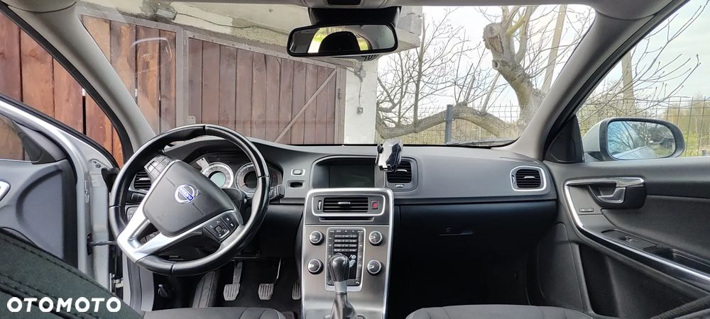 Volvo S60 T3 Momentum - 6