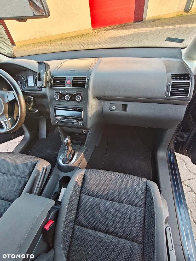 Volkswagen Touran - 13