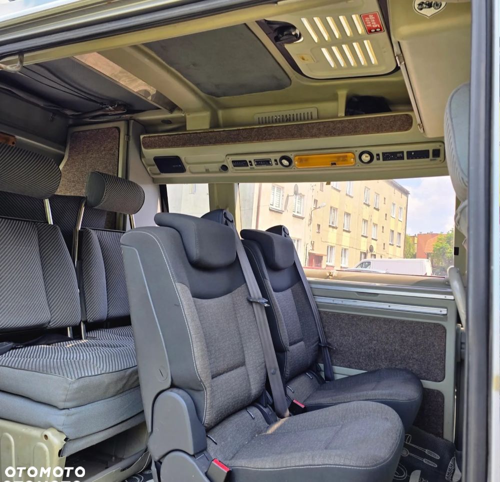 Volkswagen Transporter - 9