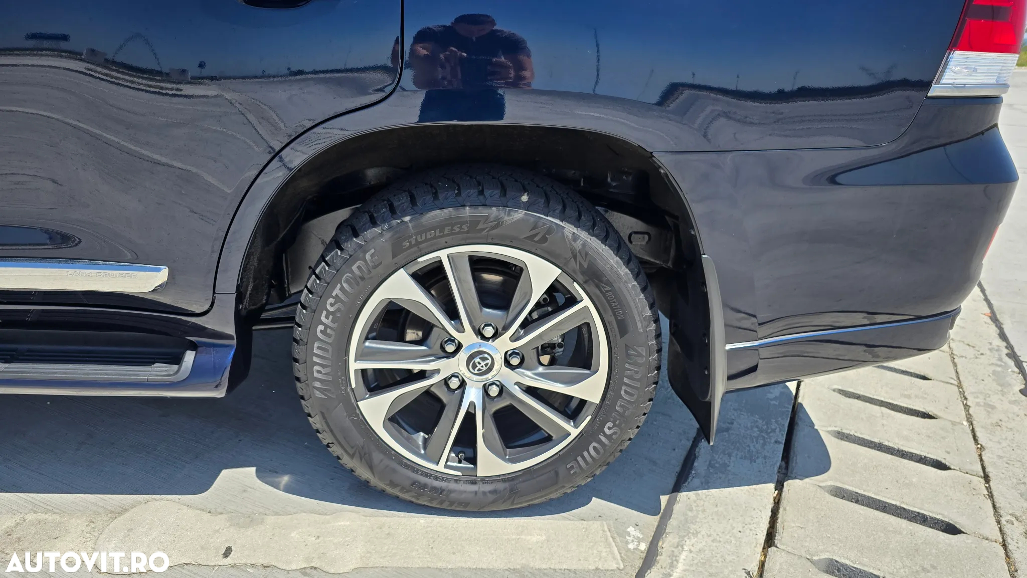 Toyota Land Cruiser - 23