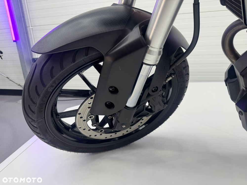 Yamaha MT - 33