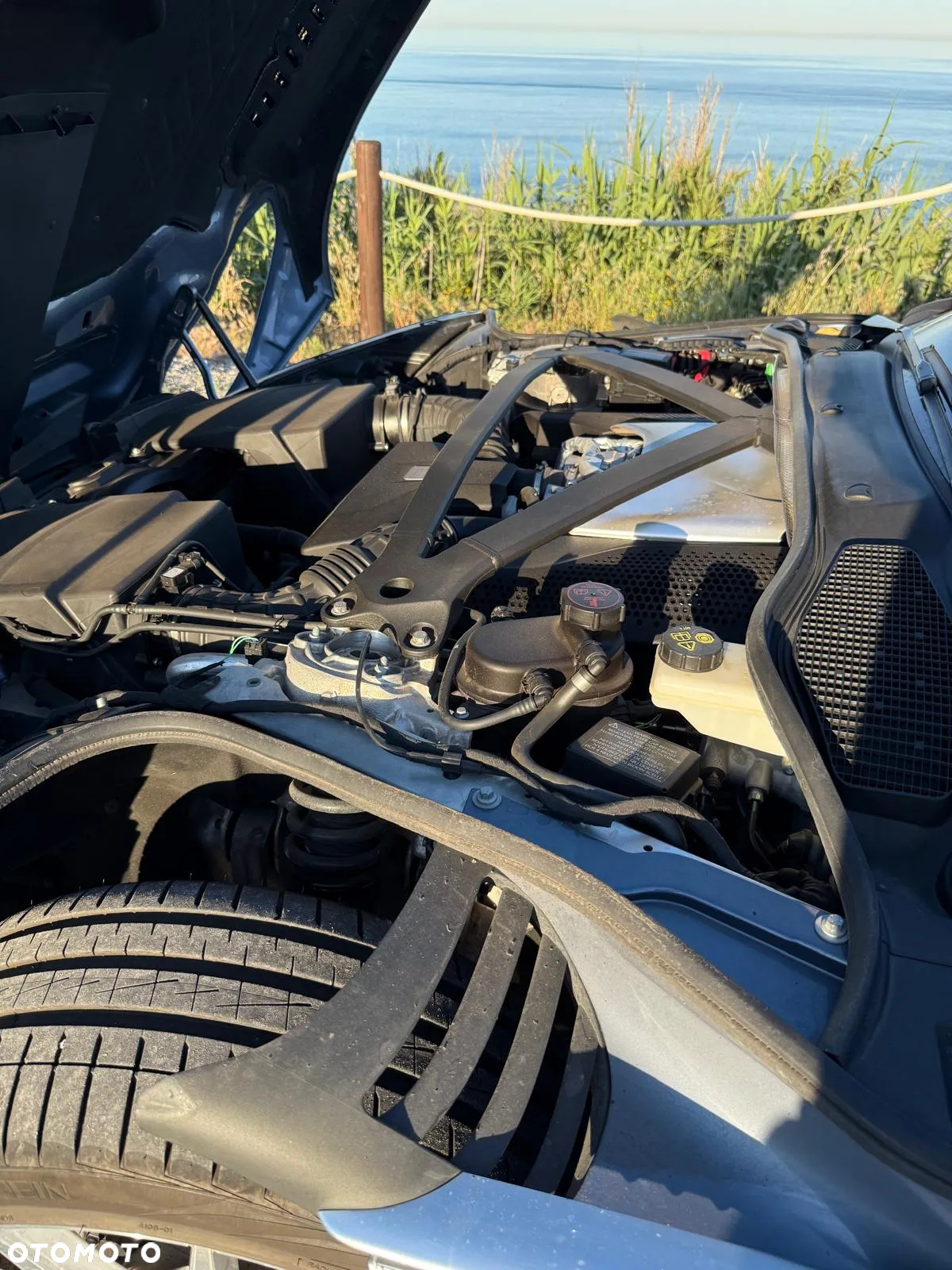 Aston Martin DB11 V8 Volante - 16