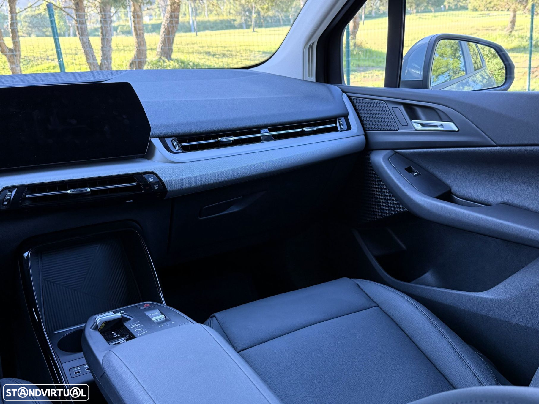 BMW 225xe Active Tourer - 27