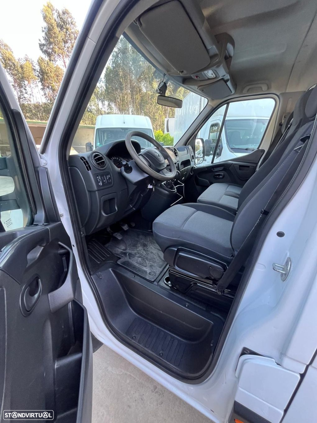 Renault Master 7 Lugares + Basculante - 11