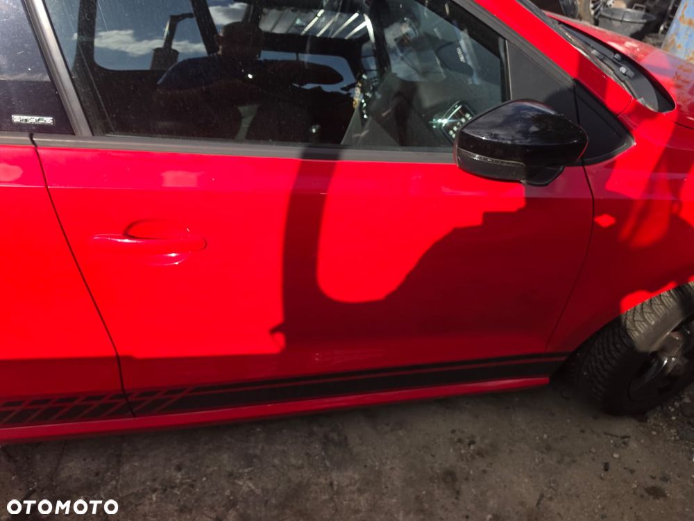 Drzwi  prawy  przód  vw polo 6R  6C  w  kolorze  LP3G - 1