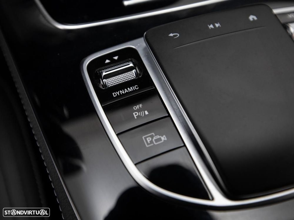 Mercedes-Benz E 300 de 4Matic 9G-TRONIC AMG Line - 27