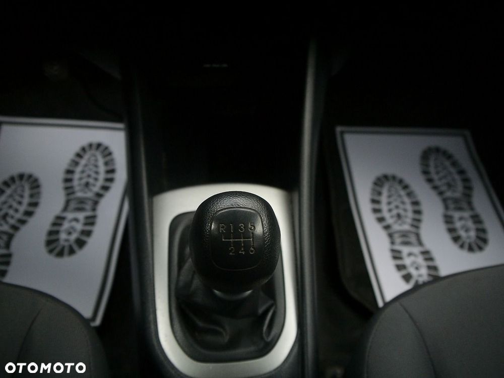 Kia Rio 1.4 L - 24