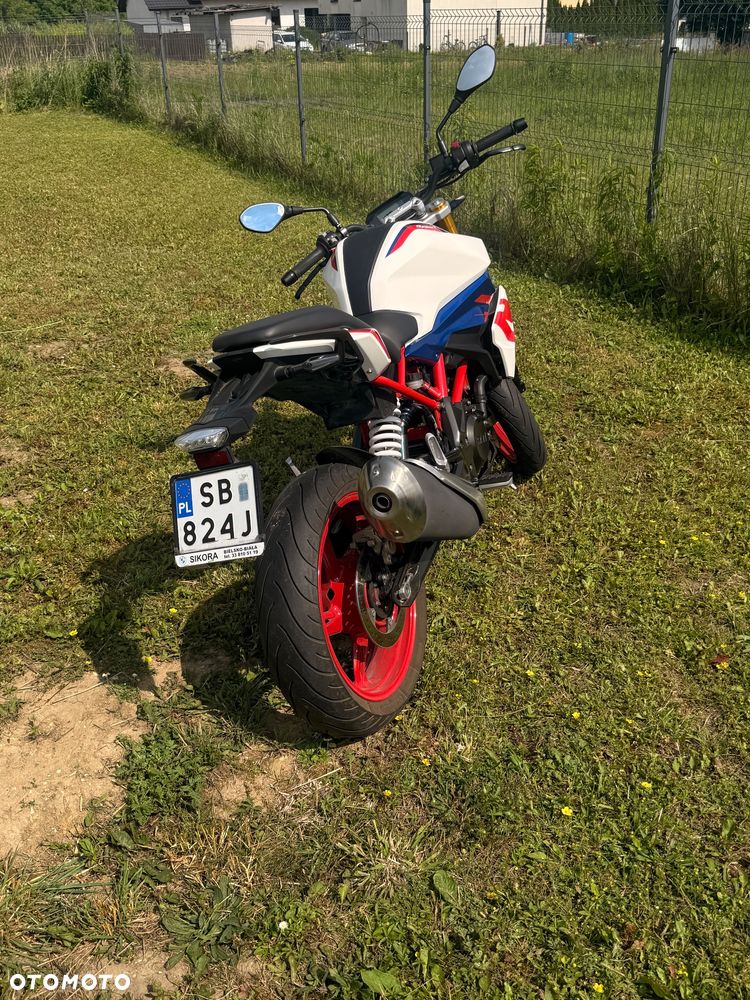 BMW G - 7
