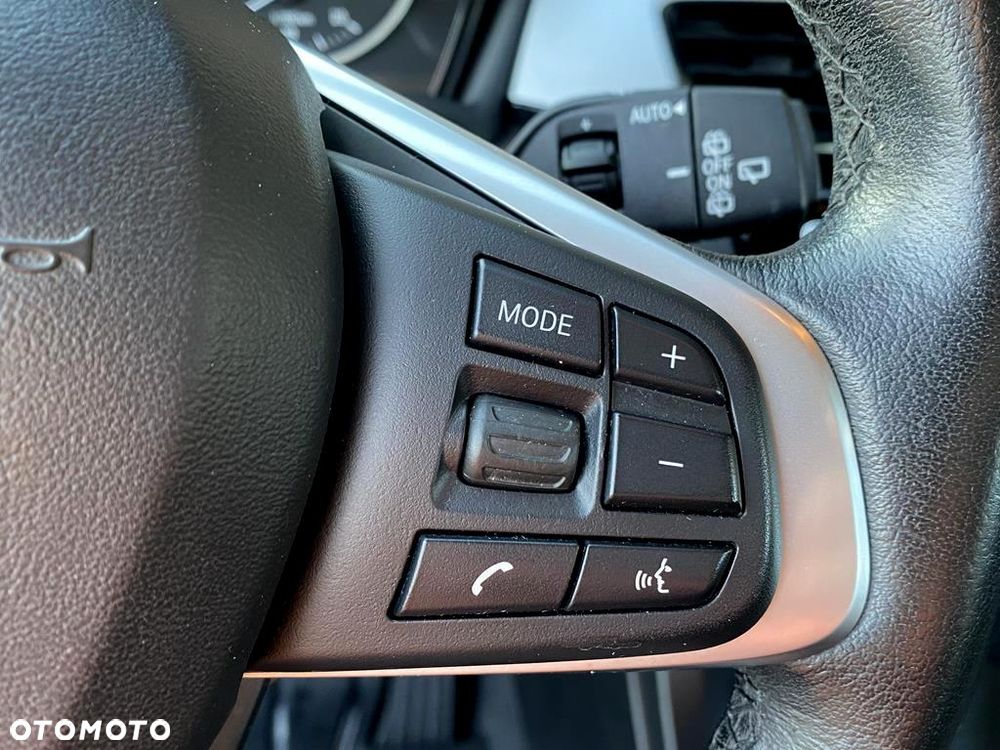 BMW X1 sDrive20i Advantage - 33