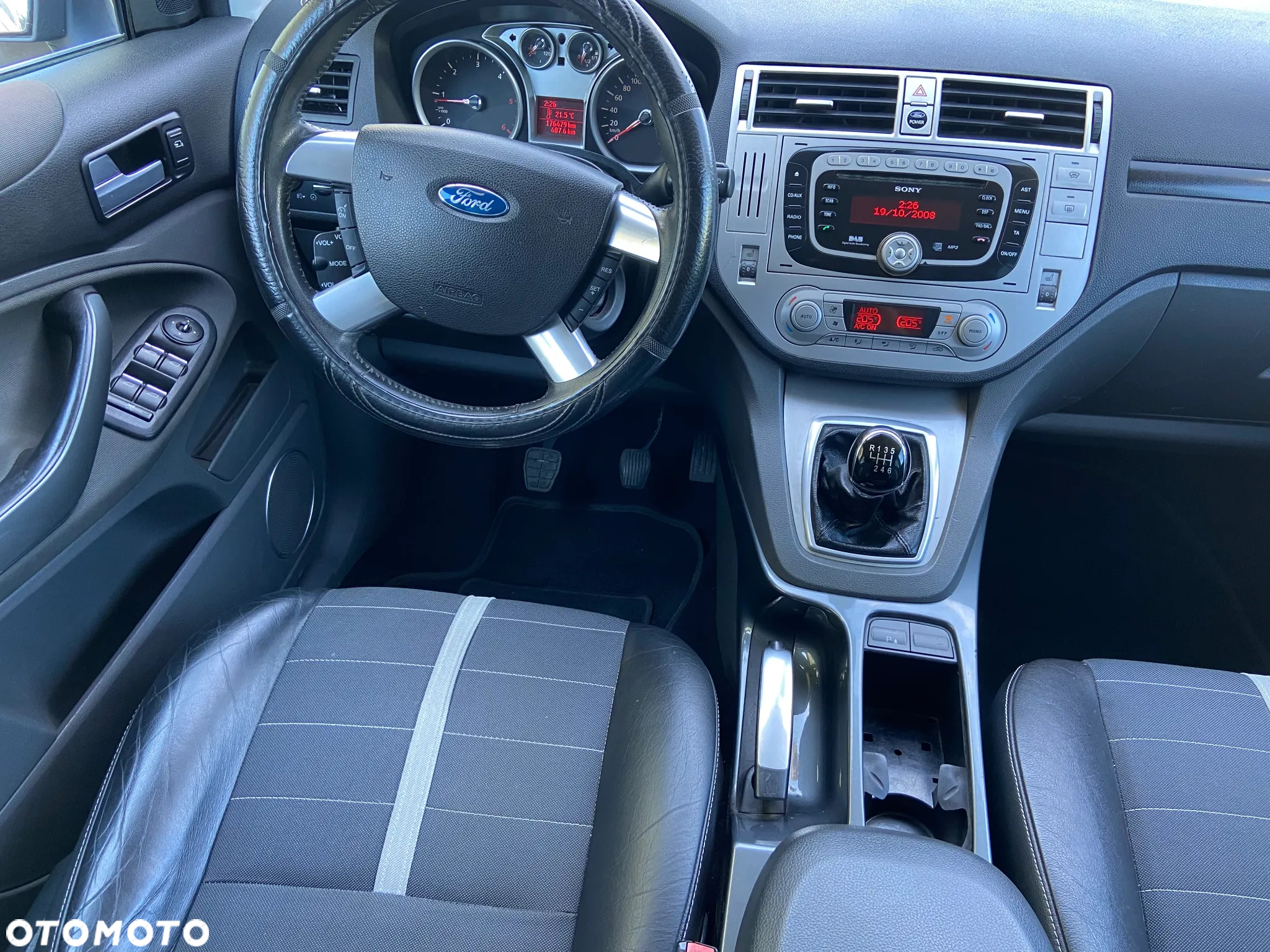 Ford Kuga 2.0 TDCi 4x4 Titanium - 23