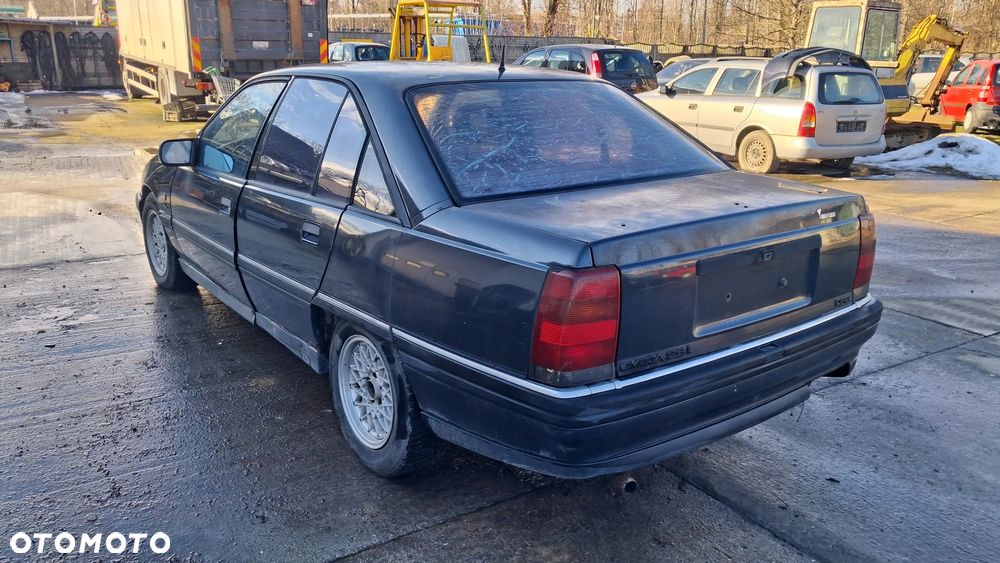 Na części Opel Omega A 2.6 12v DUAL RAM silnik C26NE skrzynia Maska Zderzak Drzwi Klapa Szyba Fotel Kanapa Lusterko Lampa Przód Tył Zestaw Komplet Błotnik Grill Atrapa Pas Boczki Kokpit Deska Rozdzielcza  Przełącznik Włącznik Sterownik Przewody Wiązka Instalacja Moduł Komputer Czujnik Listwa Pompa Alternator Wtryski Głowica Rozrusznik Kompresor Sprzęgło Dwumas  ABS Klimatyzacji Paliwa Wspomagania Kolektor Turbina Przepustnica Zawór Chłodnica Koło Hak Belka Sanki Zawieszenie Mcpherson Półoś Amortyzator Wydech Tłumik Zacisk Most - 3