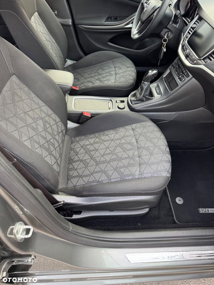 Opel Astra 1.4 Turbo 120 Jahre - 12