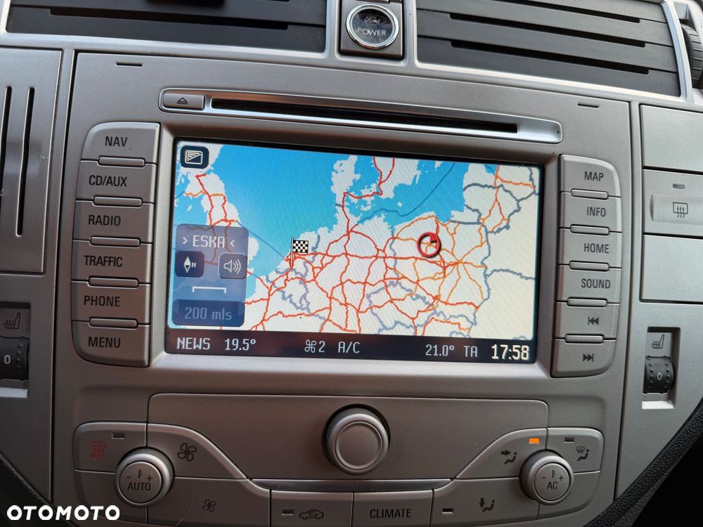 Ford Kuga 2.0 TDCi 2x4 Titanium - 21