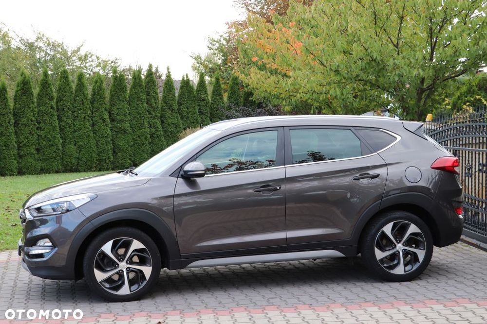 Hyundai Tucson 1.7 CRDI BlueDrive Style 2WD - 12