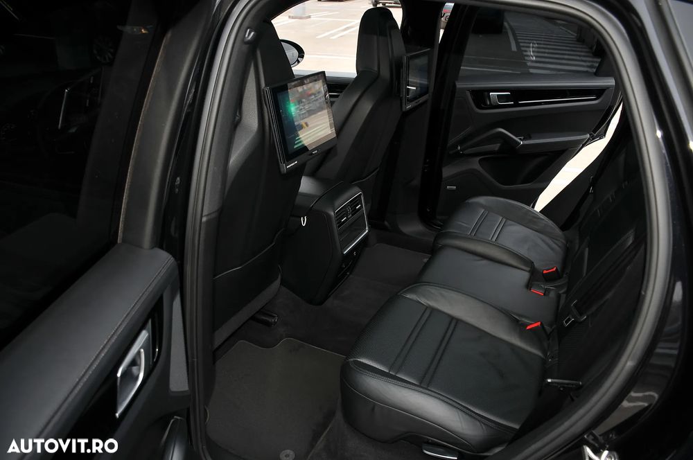 Porsche Cayenne - 15