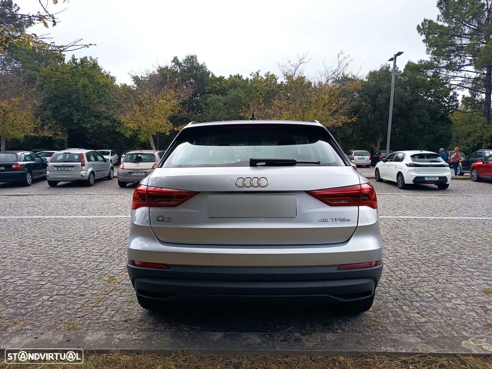 Audi Q3 45 TFSIe S tronic — photo 5
