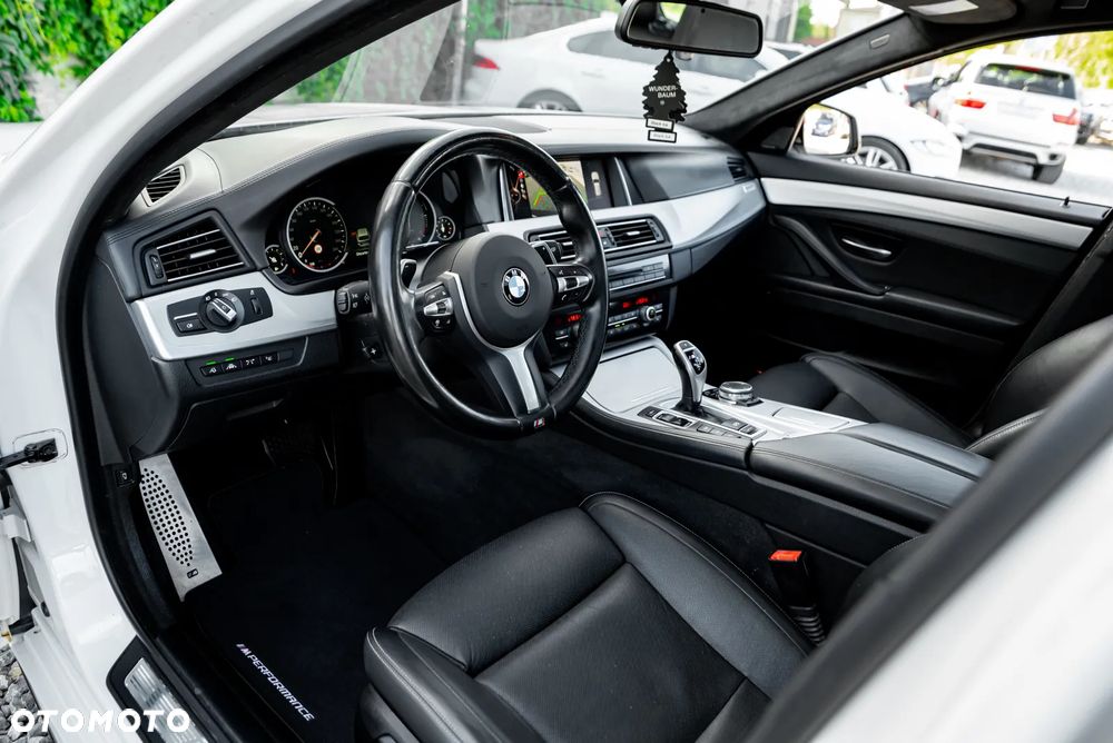 BMW Seria 5 M550d xDrive Sport-Aut - 15