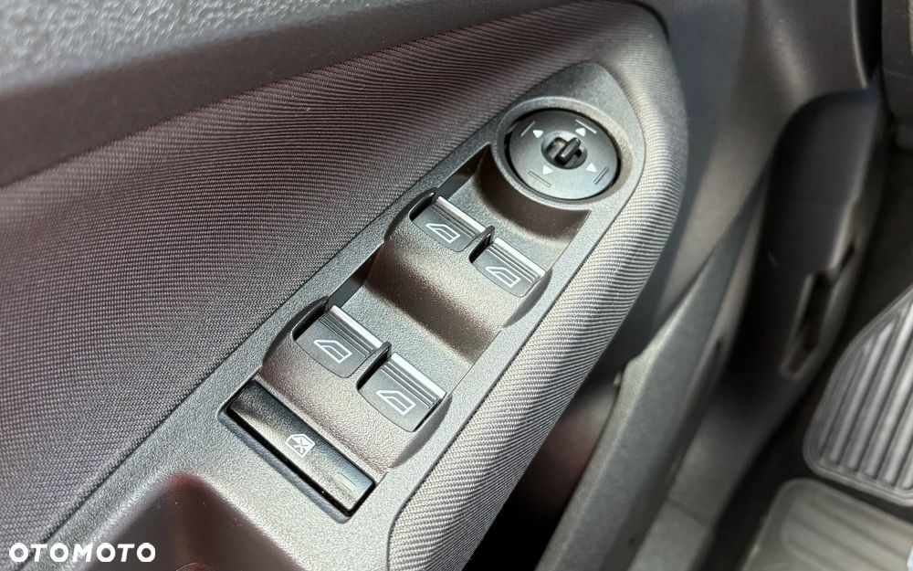 Ford C-MAX 1.5 TDCi Start-Stop-System Titanium - 30