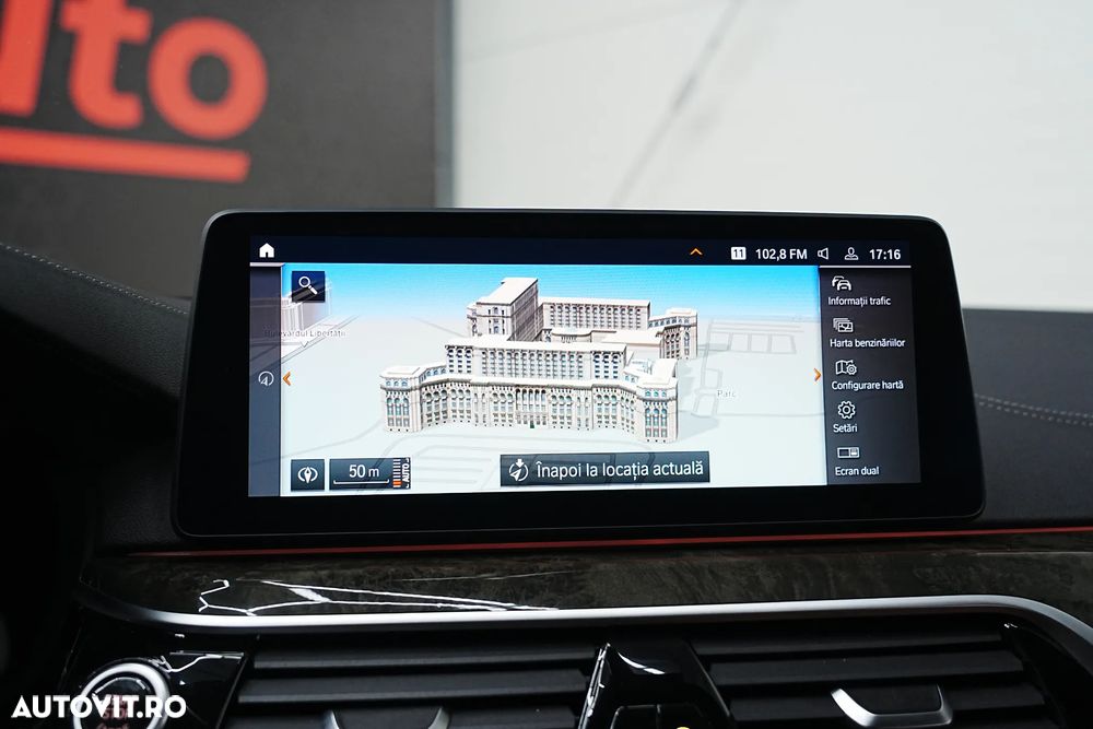 BMW Seria 5 530i Aut. Luxury Line - 27