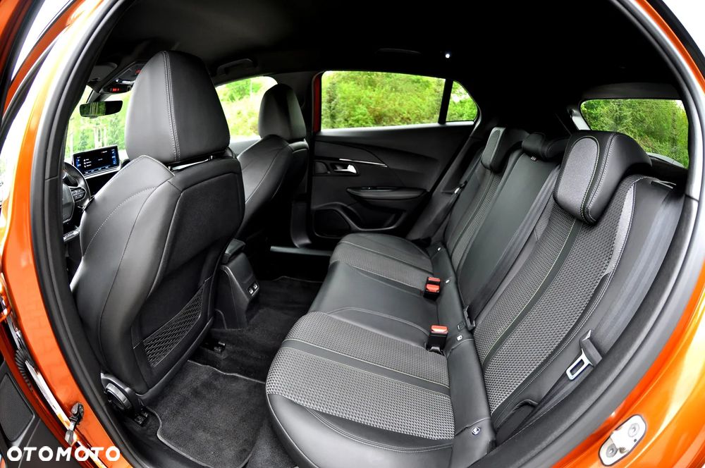 Peugeot 2008 ver-1-5-bluehdi-gt-s-s - 23