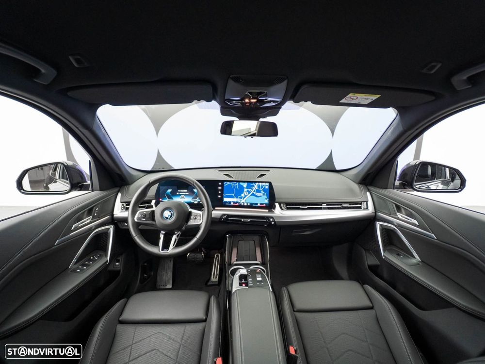BMW iX1 eDrive20 Pack Desportivo M - 16