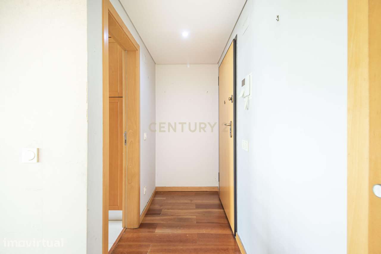 Apartamento T1 com Garagem no Parque Nações - Grande imagem: 4/28