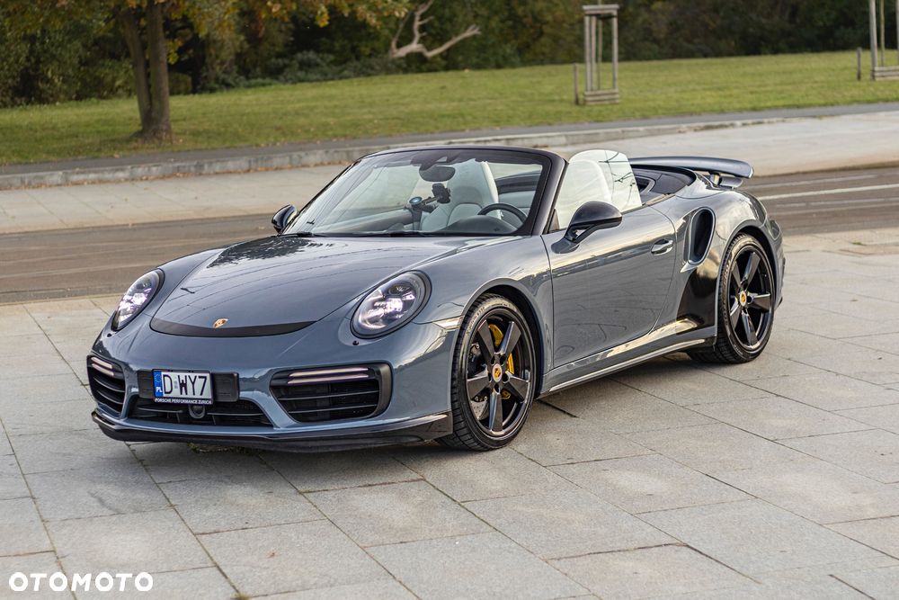 Porsche 911 Turbo S Cabrio - 1