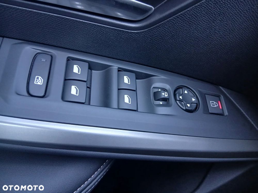 Peugeot 3008 1.2 PureTech mHEV Business e-DCS6 - 19