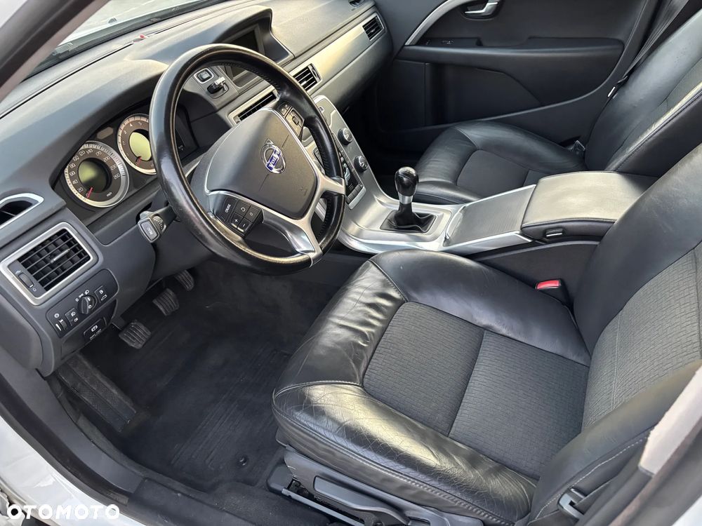 Volvo V70 2.5T Ocean Race - 7