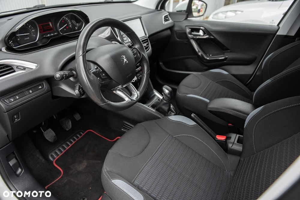 Peugeot 208 120 VTI Intuitive - 15