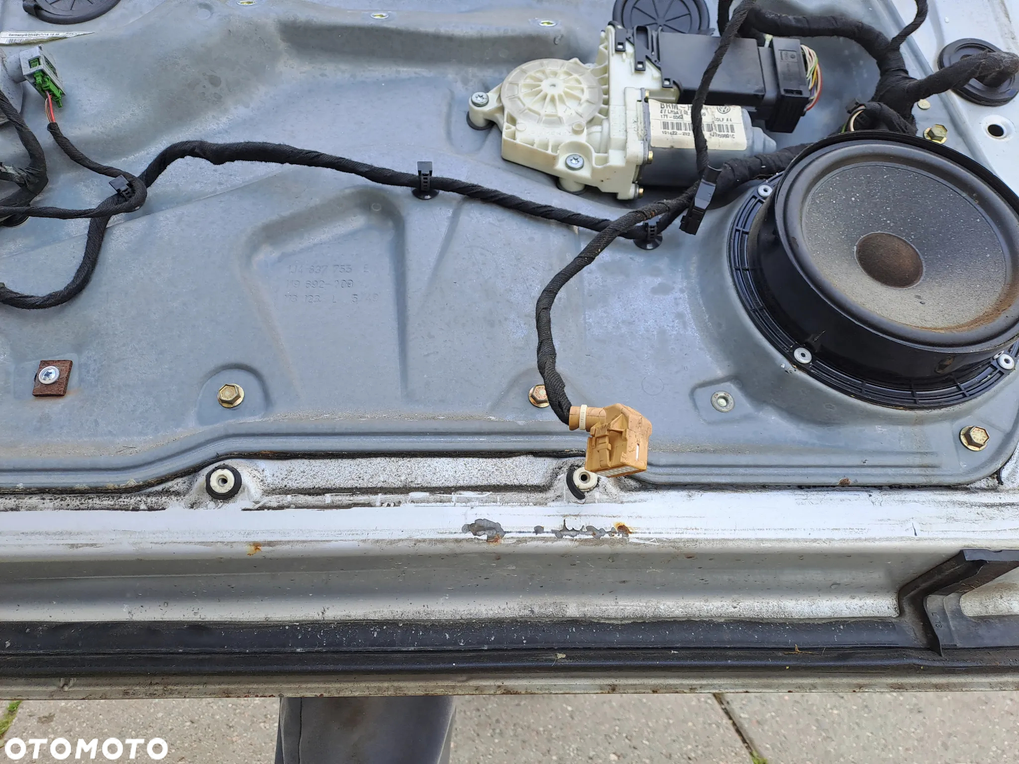 Volkswagen Golf IV 5D drzwi kompletne klapa kod lakieru LB7Z i inne - 11