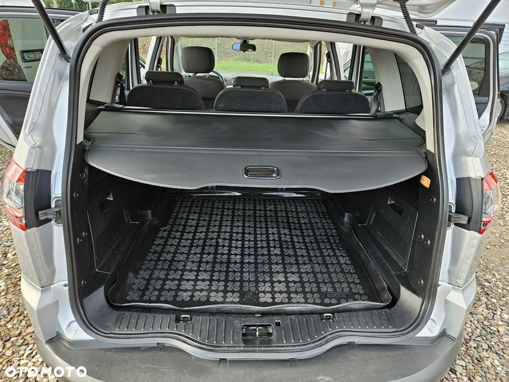 Ford S-Max - 19
