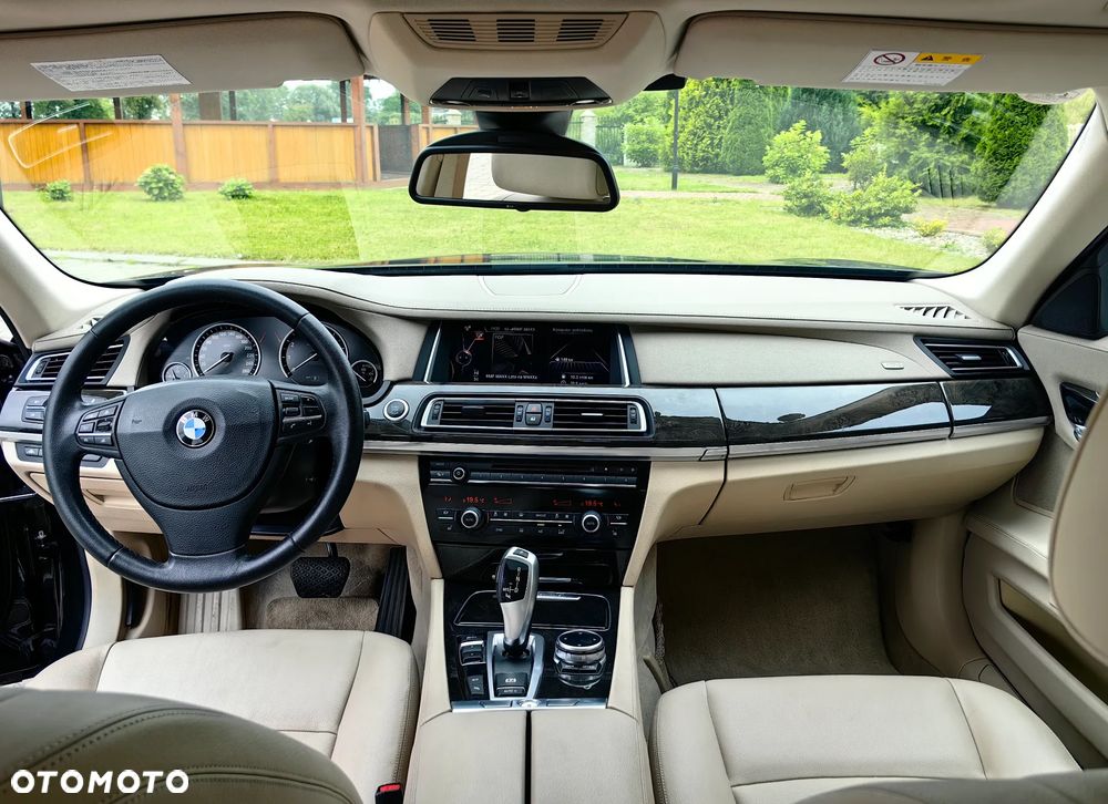 BMW Seria 7 - 39