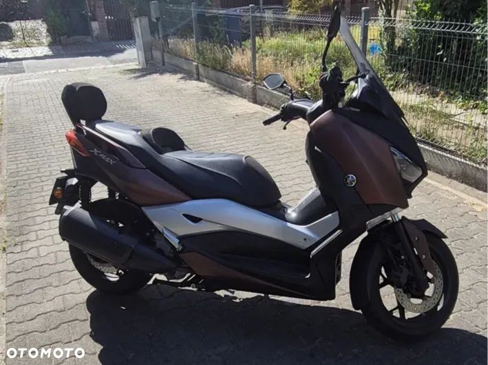 Yamaha X-max - 12