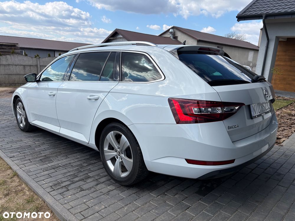 Skoda Superb 2.0 TDI Ambition DSG - 6